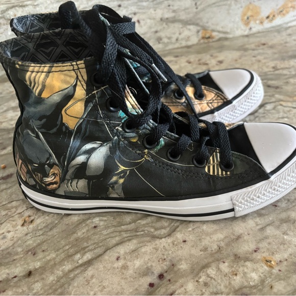Converse Batman high-top Women’s 6, Men’s 4 EUC - Picture 10 of 16
